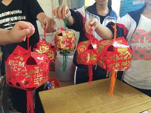 废品制造的灯笼怎么做，废品做灯笼制作过程