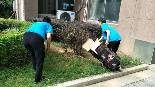 物业收废品的业主如何管控，物业收废品进场费收费依据