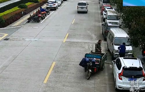收废品的大爷，废品回收小伙